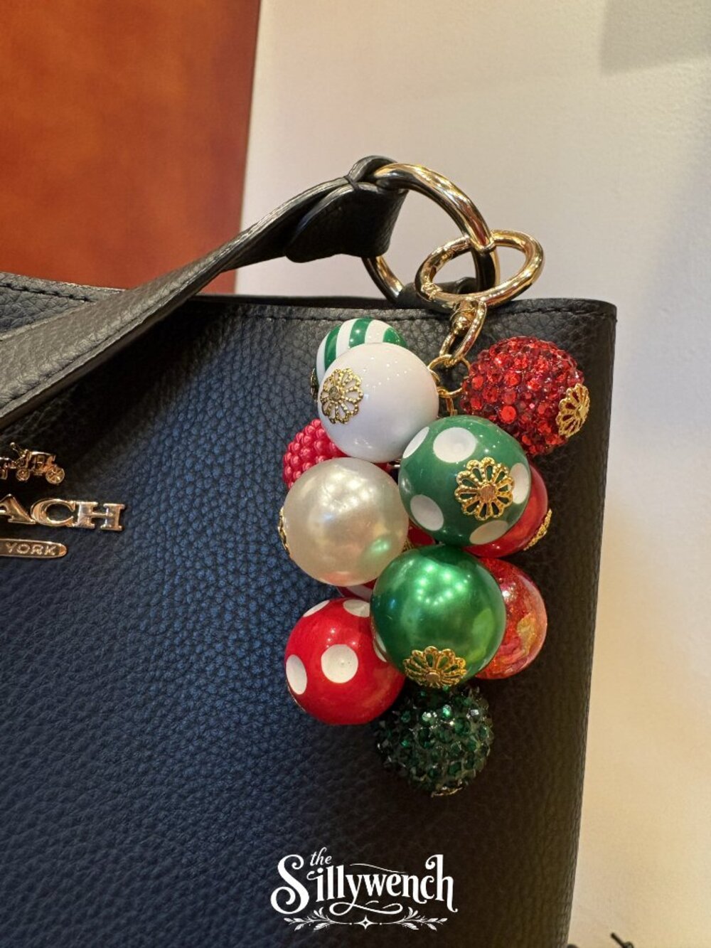 Mistletoe Magic Purse/Bag Charm, gold-toned - Picture 2 of 6